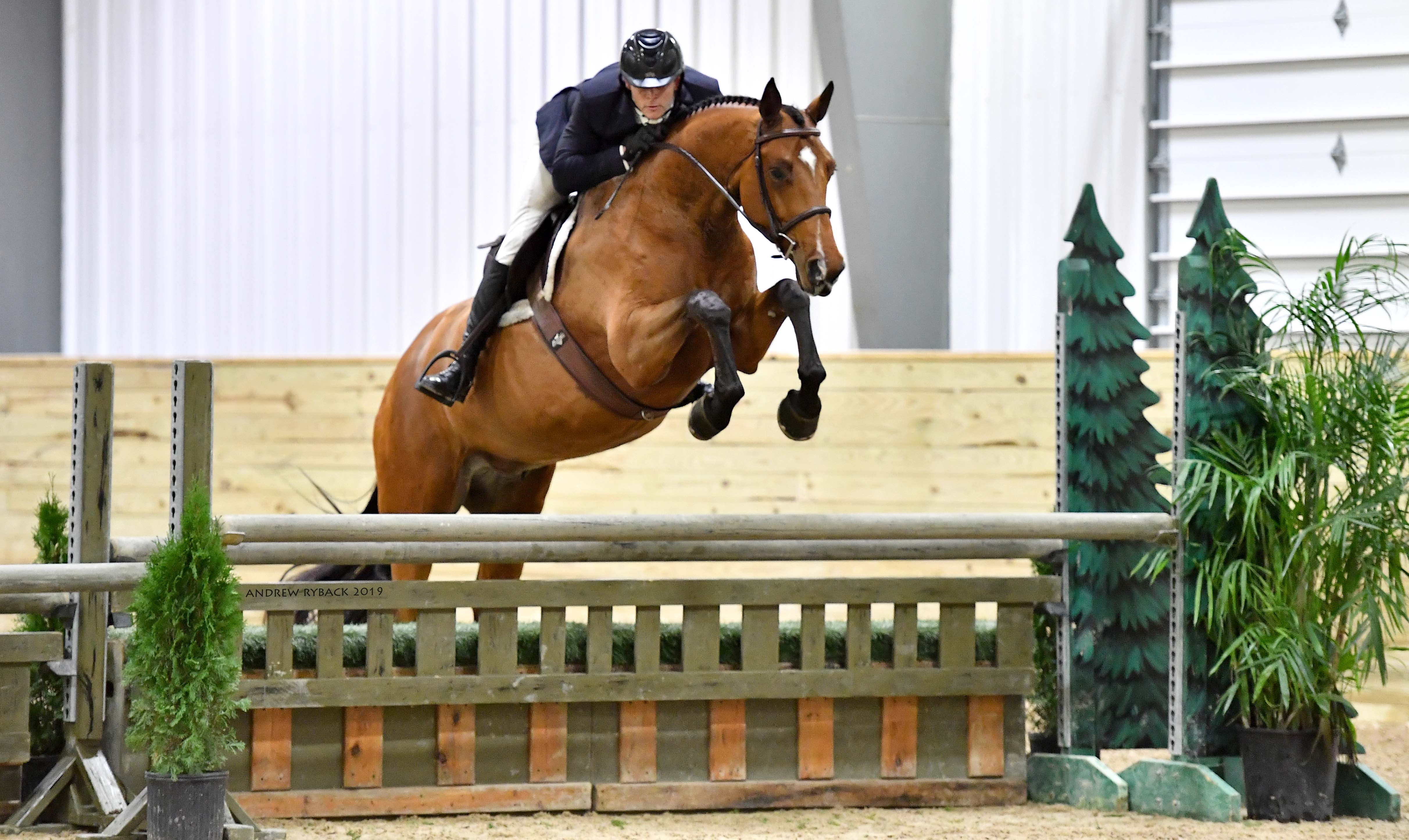 Brandon Gibson and Spectrum Z Win the $5,000 USHJA National Hunter ...